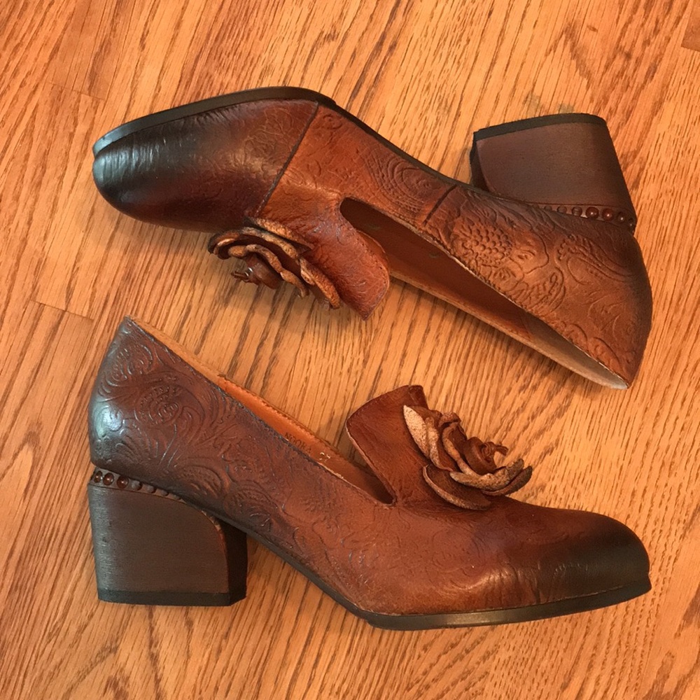 Noora by L'Artiste for Springstep